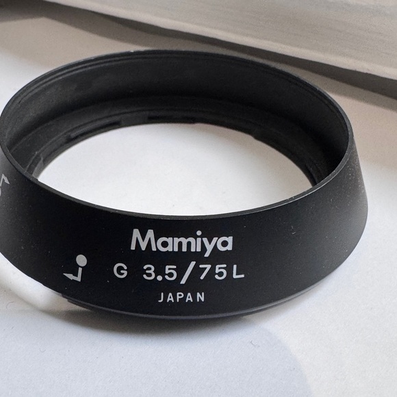 📸 Innovative Mamiya G 75mm f/3.5L Black Lens Hood – Vintage Camera Gear📸 - Picture 13 of 13